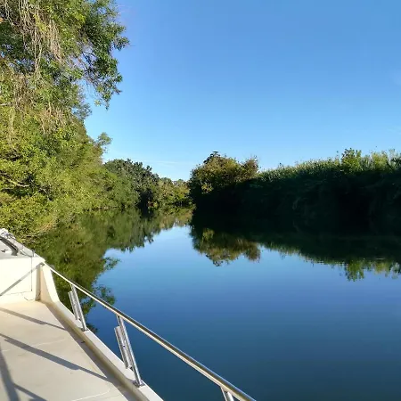 Botel Bateau - Jolie Penichette Sur Region Touristique. Bellegarde (Gard)