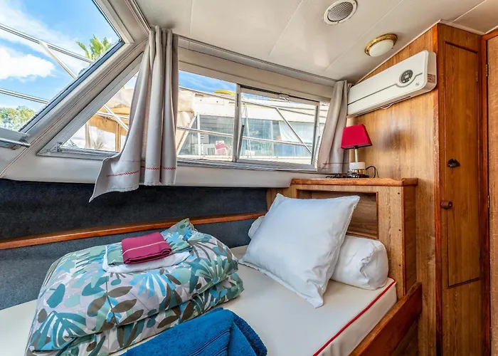 Penichette Odyssey Croisieres Hotel en barco